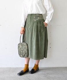 muuc 〈遠州織物の工場で織られた上質なコットンコーデュロイ生地〉花刺繍スカート（セットアップ可能）
