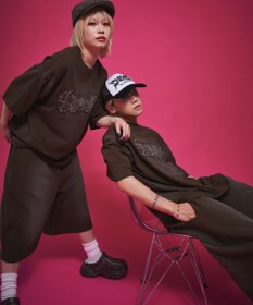 WEGO 【ユニセックス着用ITEM】ダメージアップリケグラフィックT（SS）