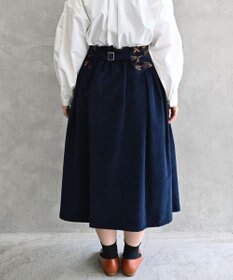 muuc 〈遠州織物の工場で織られた上質なコットンコーデュロイ生地〉花刺繍スカート（セットアップ可能）