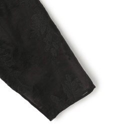 UNFILO L 【前後着用可能の2WAY仕様】ボタニカル エンブロイダリー ブラウス