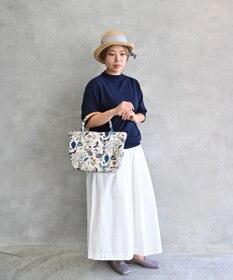 AND WOOL 筆記帳刺繍の半円バッグ