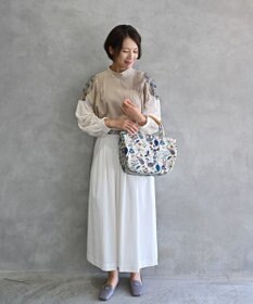 AND WOOL 筆記帳刺繍の半円バッグ