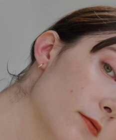 Phoebe 【金属アレルギー対応】ワンタッチビジューフープミニピアス　ゴールド/サージカルステンレス