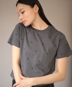 Green Parks ・ＤＯＵＢＬＥ　ＦＬＡＧＳ　ハート総柄刺繍ＴＥＥ