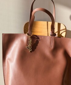 Phoebe レタードキーチャーム　ラブ