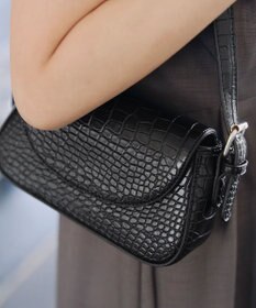 Tiaclasse 【安田美沙子さん着用・2TYPE肩紐/ショルダー&斜め掛け】フラップミニバッグ