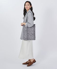 LeSportsac VERTICAL CITY TOTE/アップタウンレオパード/ブラック