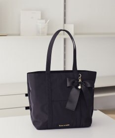 Maison de FLEUR リボンチャーム付きマルチポケットトートバッグ