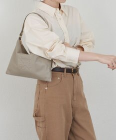 russet エンボスモノグラム ソフトレザーショルダーバッグ(CE-1547)