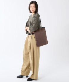 LeSportsac VERTICAL CITY TOTE/アップタウンダークチョコ/ブラック