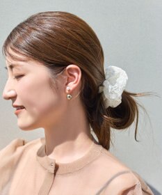 Phoebe <オンワード限定セット>ガーリッシュレースシュシュ×バックモチーフイヤリング