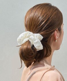 Phoebe <オンワード限定セット>ガーリッシュレースシュシュ×バックモチーフイヤリング