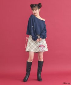 earth music&ecology Disney/キラキラモチーフ刺繍オフショルスウェット