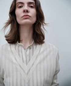 BEIGE， GOVERNOR / シアー Vネックチルデンニット