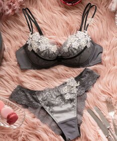 WACOAL ブラジャー 【リボンブラ 胸もとフィットながもち】 動いてもパカパカしにくい レディース BXD409 /ワコール