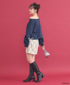 earth music&ecology Disney/キラキラモチーフ刺繍オフショルスウェット