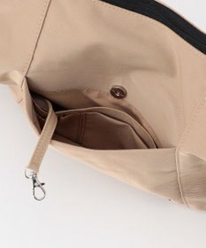 LA BAGAGERIE 【maison vert】 【トラベルにぴったり！】メニーポケットボディショルダーバッグ