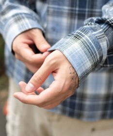 WEGO 【25年秋冬新作/ユニセックス着用ITEM/MLサイズ展開】オンブレチェックフードネルシャツ（LS）