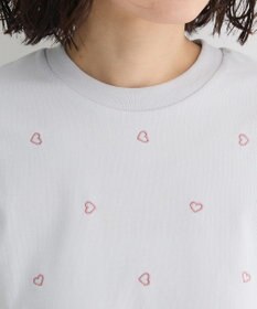 Green Parks ・ＤＯＵＢＬＥ　ＦＬＡＧＳ　ハート総柄刺繍ＴＥＥ