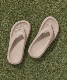 AMERICAN HOLIC 【RUSSELL】スポーツトングサンダル