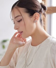 Tiaclasse クリスタルリボンイヤリング