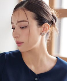 Tiaclasse クリスタルリボンイヤリング