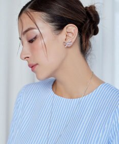 Tiaclasse クリスタルリボンイヤリング