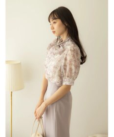 earth music&ecology フラワー柄シアーパフブラウス