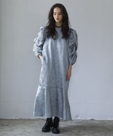 Green Parks ■ＥＳＣＡＲ　エンボスギャザースリーブワンピース