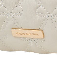 Maison de FLEUR リボンキルティングロングポーチ
