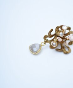 monshiro 【スワロフスキー】ネリネフラワー ピアス