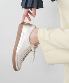 INTER-CHAUSSURES 【CAPRICE】メタルアクセントサイドジップスニーカー