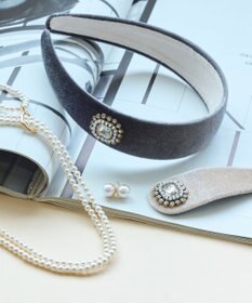 Phoebe トゥウィンクルフレームパールピアス　ゴールド/一粒