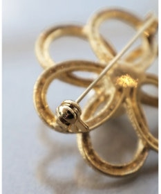 Tiaclasse 【安田美沙子さんスタイリングアイテム】フラワーモチーフブローチ