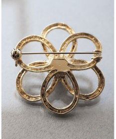 Tiaclasse 【安田美沙子さんスタイリングアイテム】フラワーモチーフブローチ