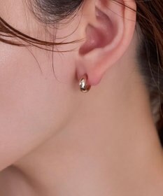 Phoebe 【金属アレルギー対応】ぷっくりフープセラミックピアス　シャンパンゴールド