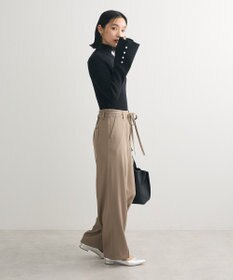 Green Parks ・ｓｗｉｎｇ　ｂｙ　袖パールボタンハイネックニット