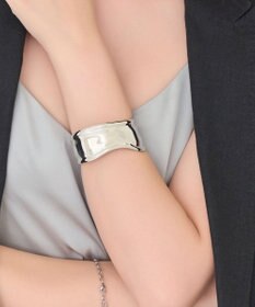 Phoebe <オンワード限定セット>ワンストロークハートコードネックレス×アークカフワイドバングル