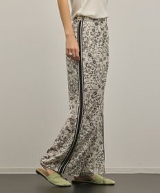 GRACE CONTINENTAL モノトーンフラワープリントパンツ