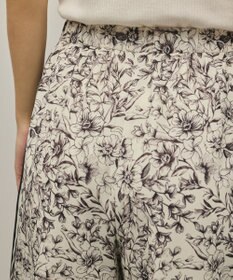 GRACE CONTINENTAL モノトーンフラワープリントパンツ