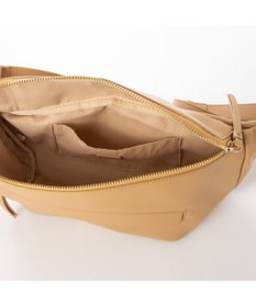 UNBILLION kakatoo ソフト合皮ボディバッグ