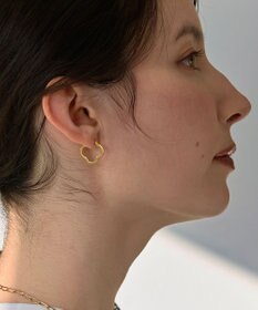 Phoebe 【金属アレルギー対応】フラワーワンタッチフープピアス　ゴールド/サージカルステンレス