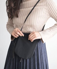 NIZYU KANO LIGHT NYLONショルダーポーチ