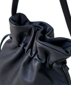 FOLNA RD ソフトレザー巾着ショルダーバッグ