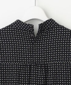 J.PRESS LADIES 【洗える】ポリエステルスエード変形ドットプリント ブラウス