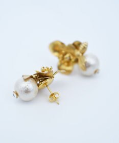 monshiro 【スワロフスキー/コットンパール】シュウカイドウニハチプチ ピアス