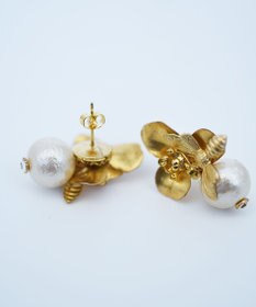 monshiro 【スワロフスキー/コットンパール】シュウカイドウニハチプチ ピアス