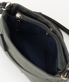 LA BAGAGERIE ポリエステルキャンバス　タックポシェット