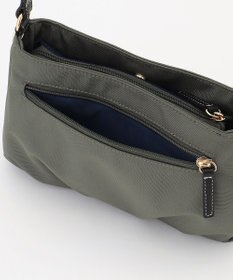 LA BAGAGERIE ポリエステルキャンバス　タックポシェット