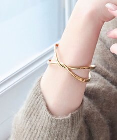 Phoebe トップクロスワイドカフバングル
